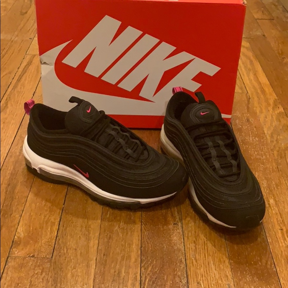 Nike Air Max 97 size 7Y ( woman size 8.5-9)